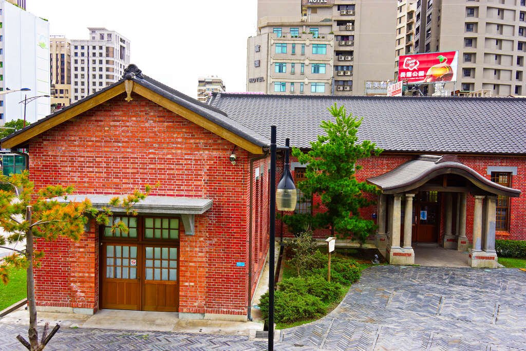 수심회관 및 역사 전시 관람